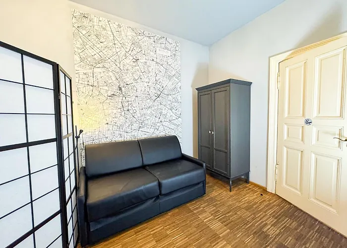 Nap Club - Stylish & Quiet Base In Vibrant Kiez * Berlin