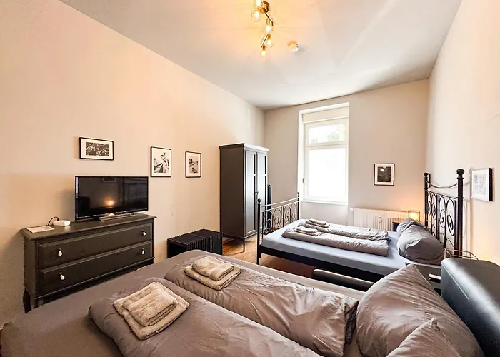 Nap Club - Stylish & Quiet Base In Vibrant Kiez Daire *